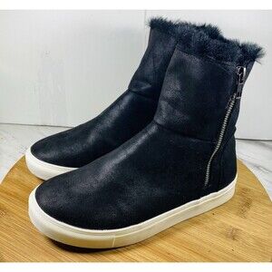 Very g Faux Fur Inside Boots Size 7